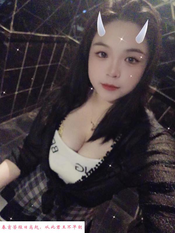 微胖嫩妹刚刚下海 第3张