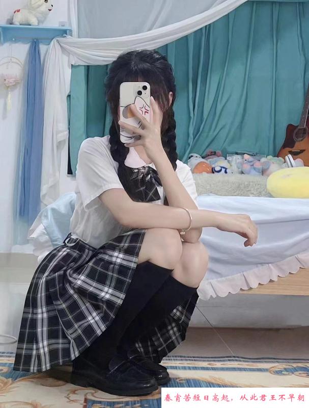 瘦底舌吻嫩妹 第1张