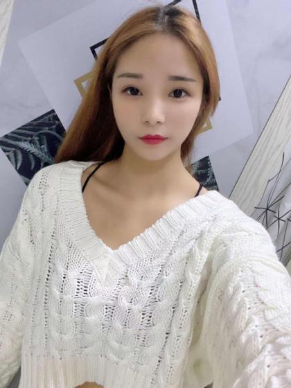 长得还过得去的小姑娘 第3张