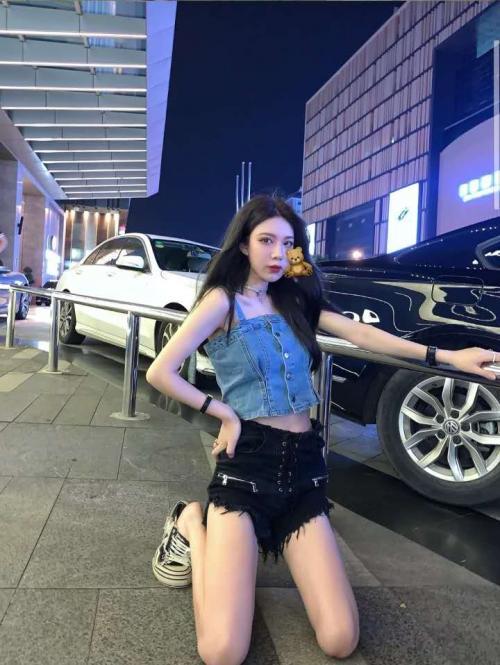 杭州某网红沦为人奴被两大汉双P 第2张