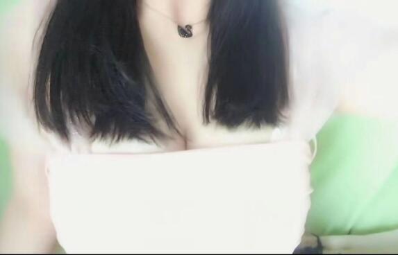 成都肉肉的巨乳小姐姐很舒适 第2张