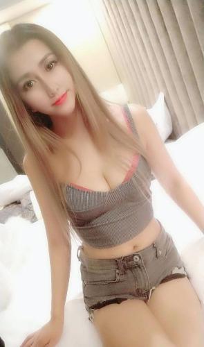 体验谭村姚姚长腿美女身材高挑，妖艳动人 第3张