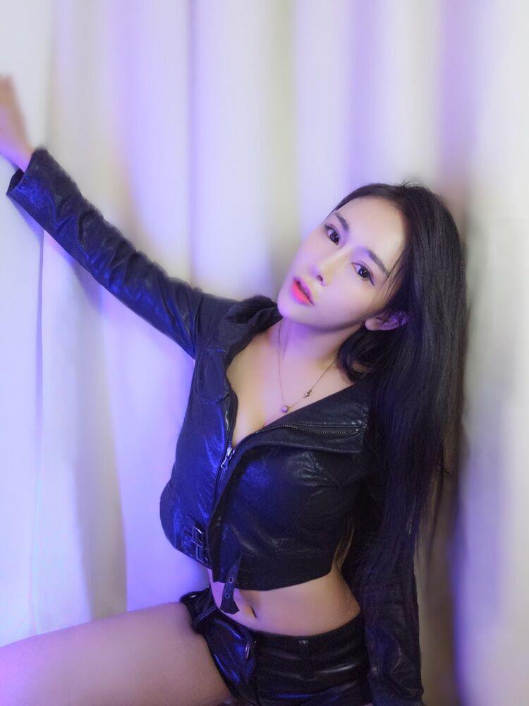 00后高个小辣妞 第1张