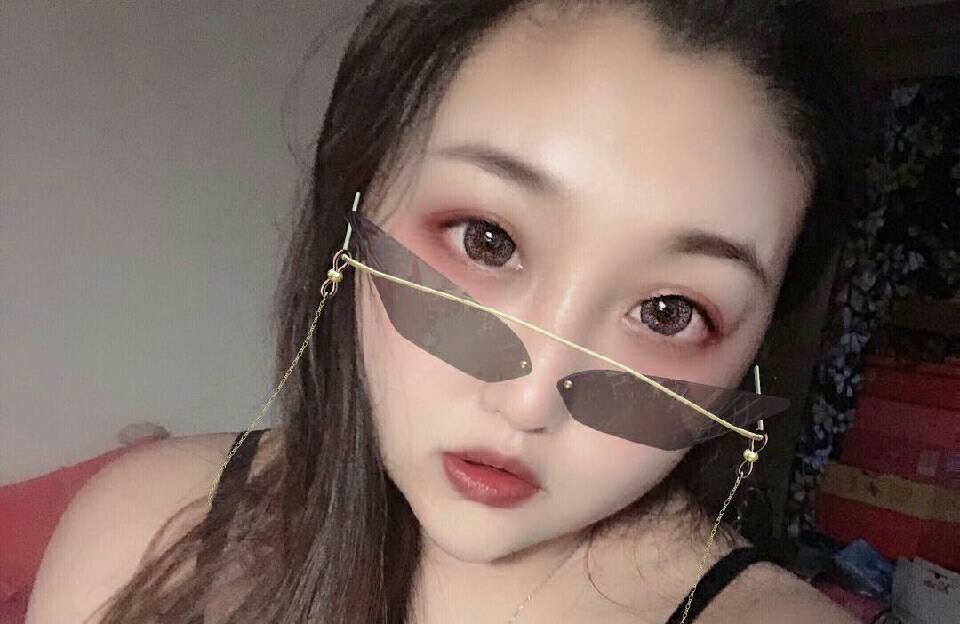徐汇区小姐姐 第1张