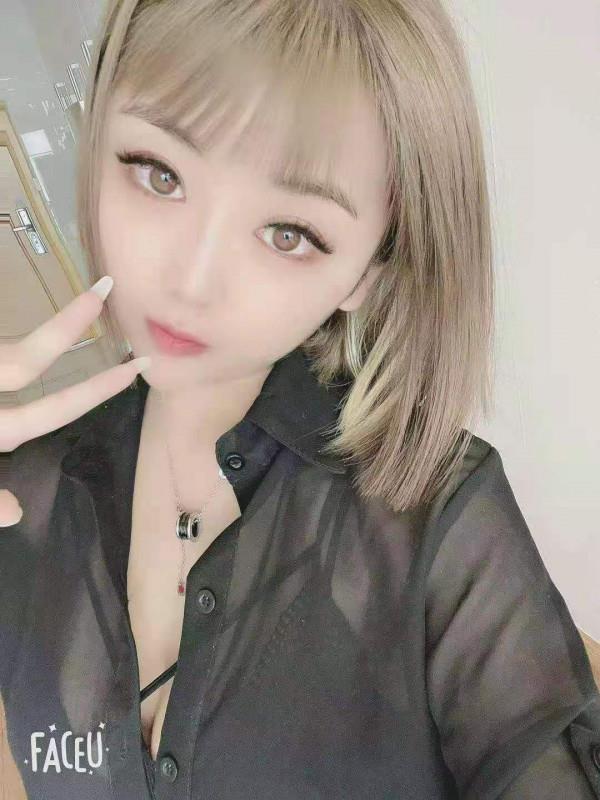万达附近小美女 第1张