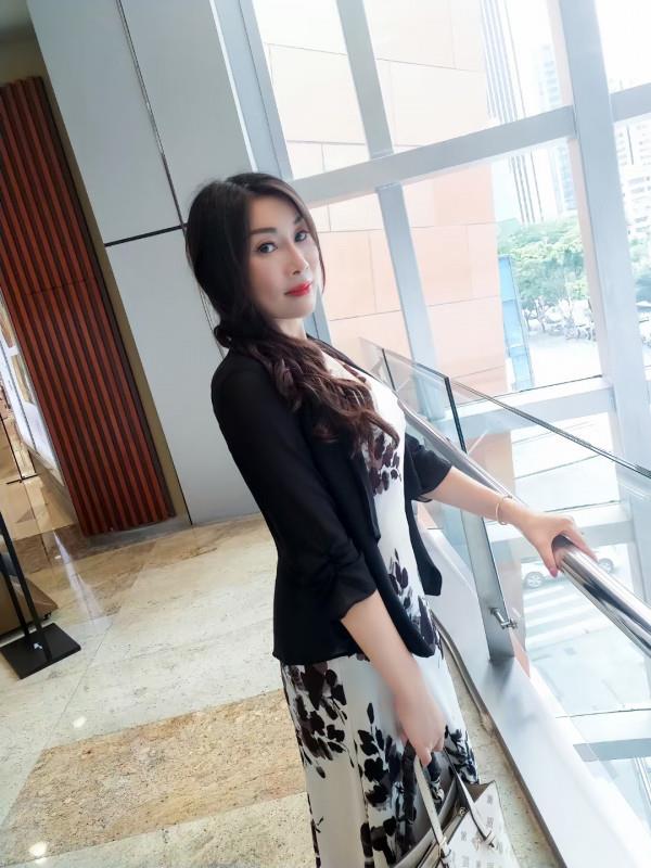 身材超棒美少妇 第3张