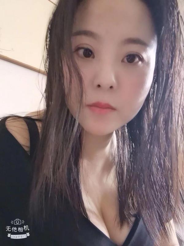 湖南大胸妹子 第1张