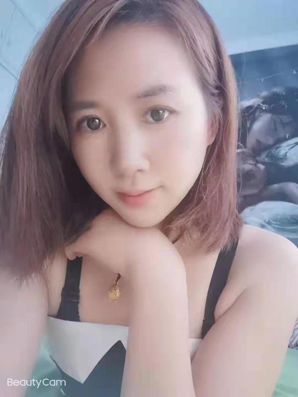洪山广场小姐姐 第2张