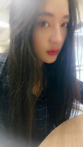 胸很软的性感妹子 第1张