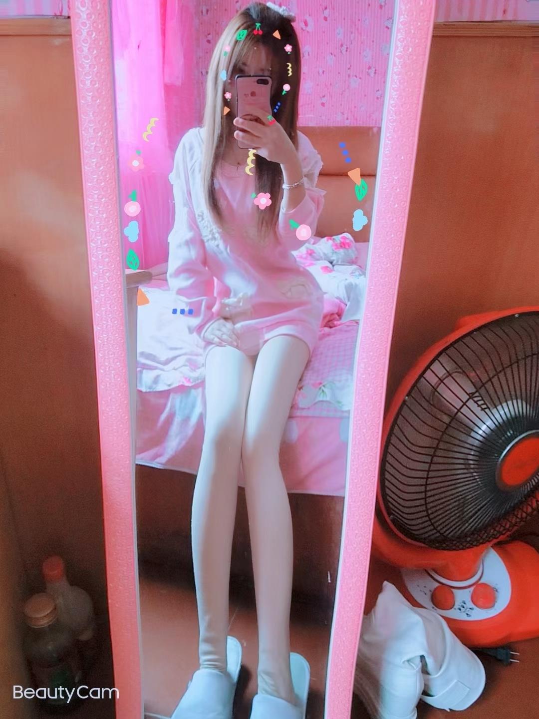 英才街萌萌小美女 第1张