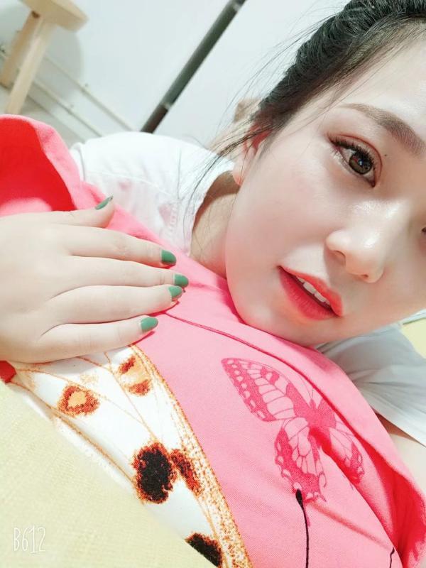 红唇烈焰少妇 第2张