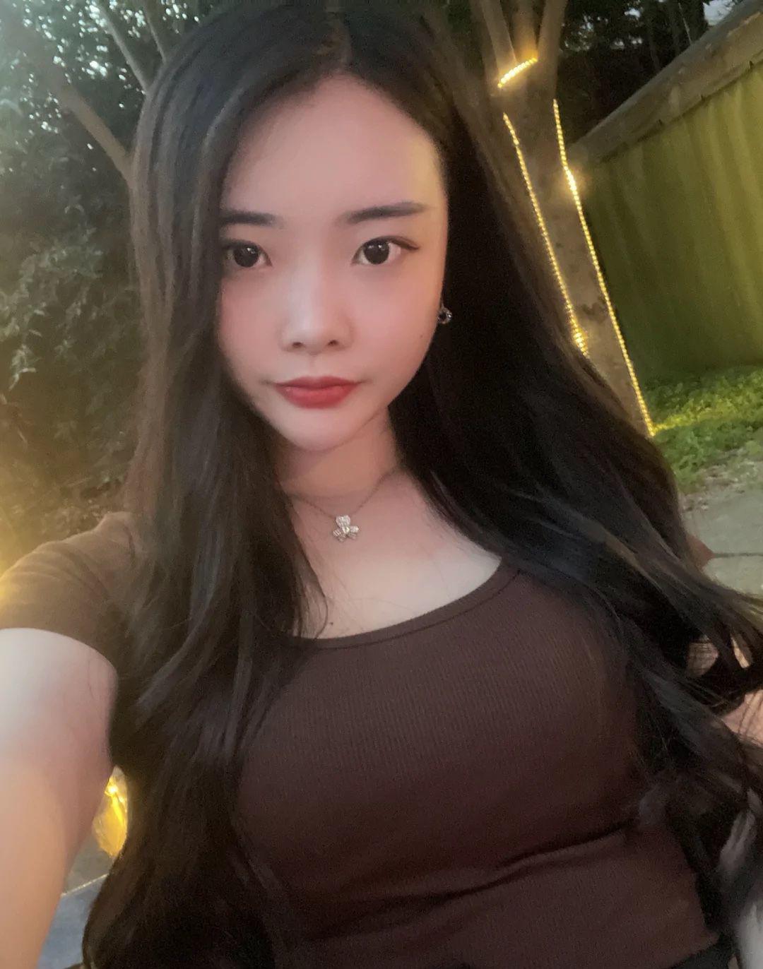 武侯区体验一个年龄不大的美女,技术不错,活好 第2张