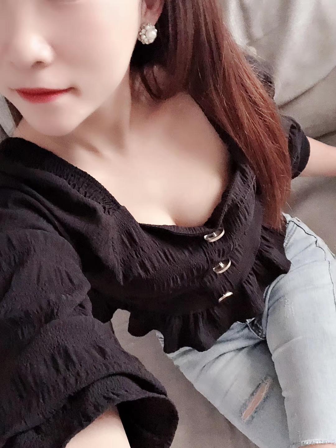 龙华妹子,会聊天,有亲和力 第2张