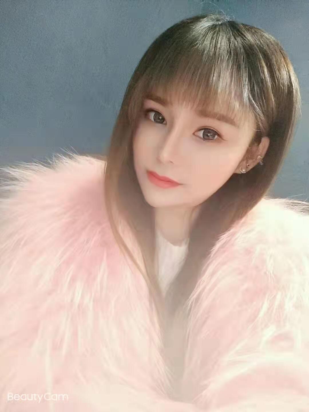 可以舌吻的小蜜,漂亮小司机 第1张