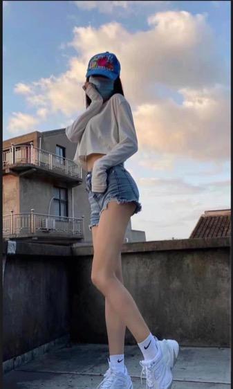 美女韵婷体验报告，会艳舞会调情，有丝袜 第1张