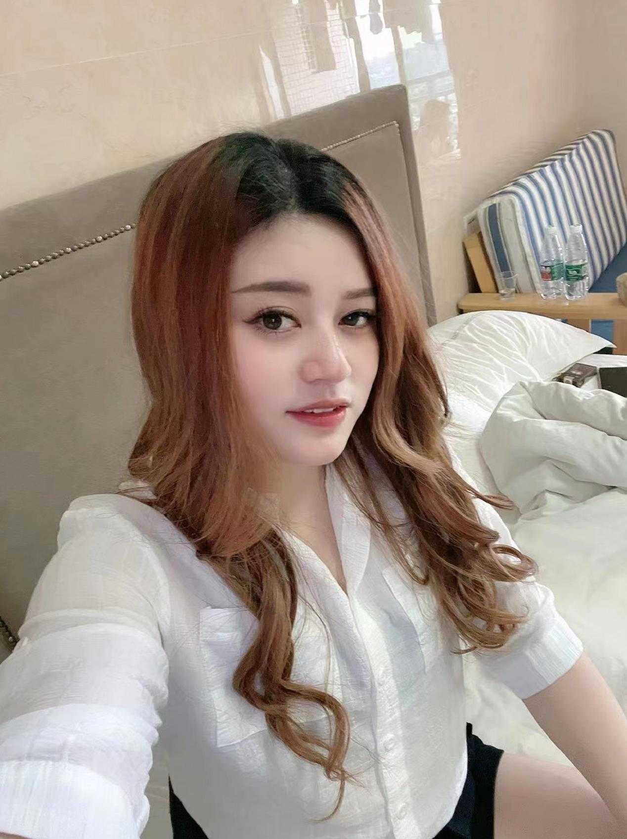 服务周到的兮兮，微胖的妹子弹性十足 第5张